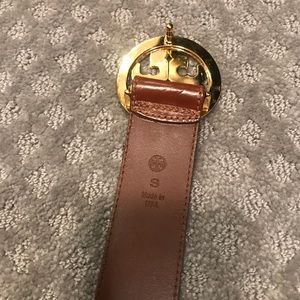 Tory Burch belt size small excellent condition